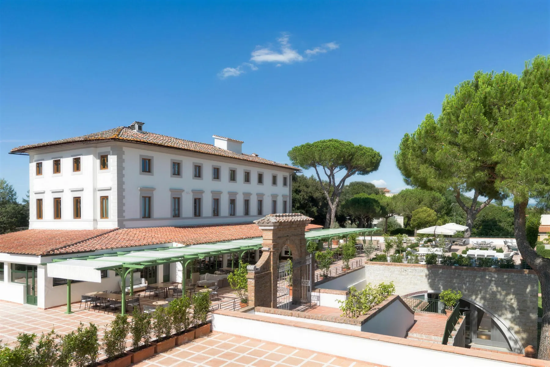 La villa storica e il pergolato